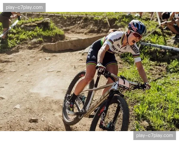 山地车媒体的24小时:如何同步报道分散的XC与DH赛事 山地车媒体的24小时:如何同步报道分散的XC与DH赛事