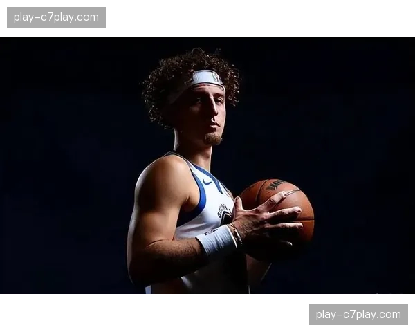 从发展联盟到先发：勇士队新秀布兰丁-波杰姆斯基的逆袭之路