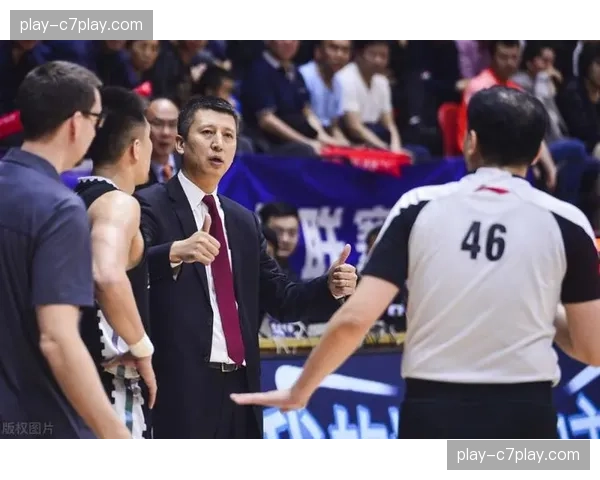 从鱼腩到争冠热门：上海久事18连胜背后的战术体系变革